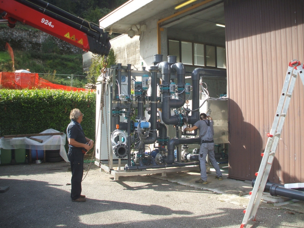 Purification plant with ultrafiltration and reverse osmosis