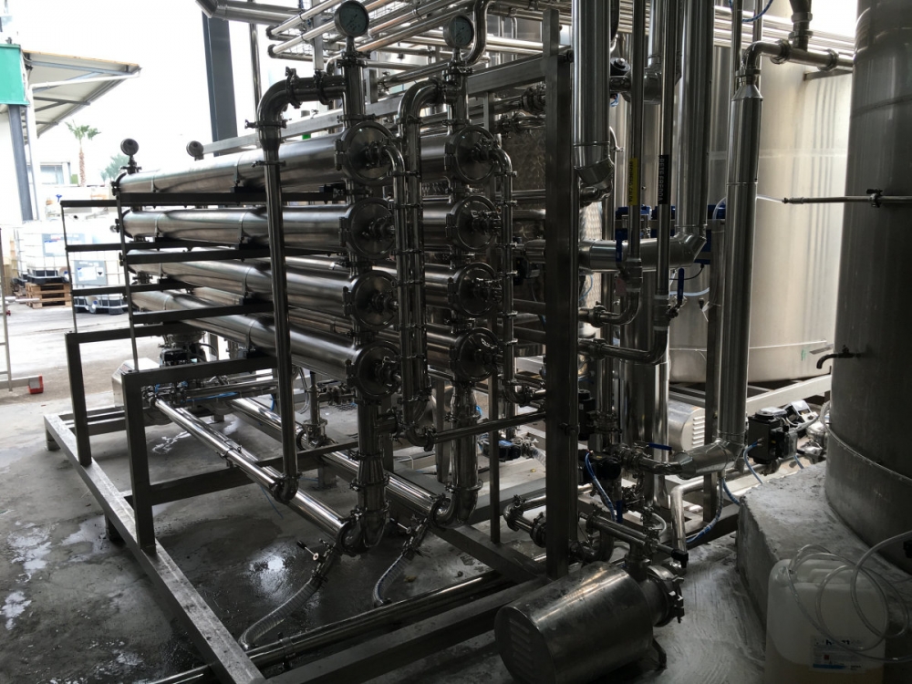 Ultrafiltration plant for whey protein concentration