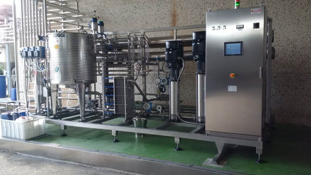 Nanofiltration plant for whey deacidification