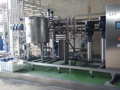 Nanofiltration plant for whey deacidification